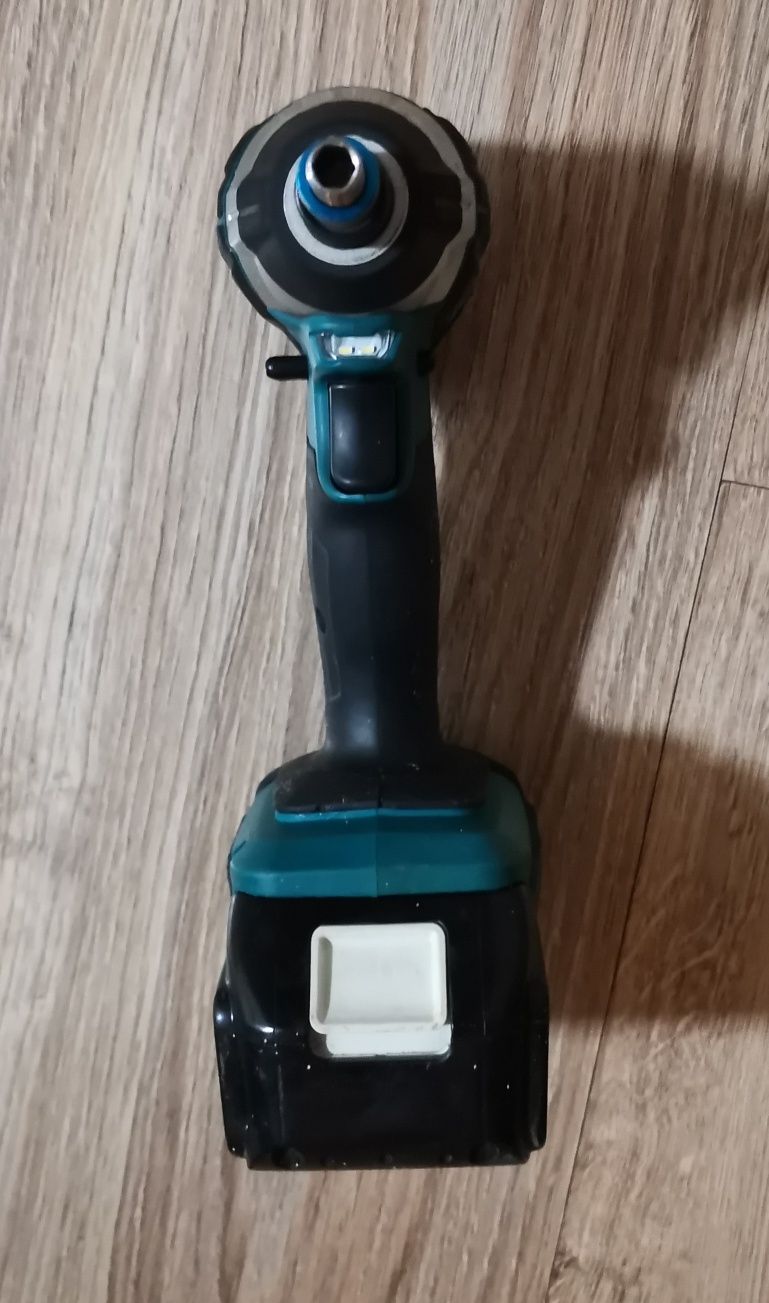 Zakrętarka udarowa makita dtd152 plus aku