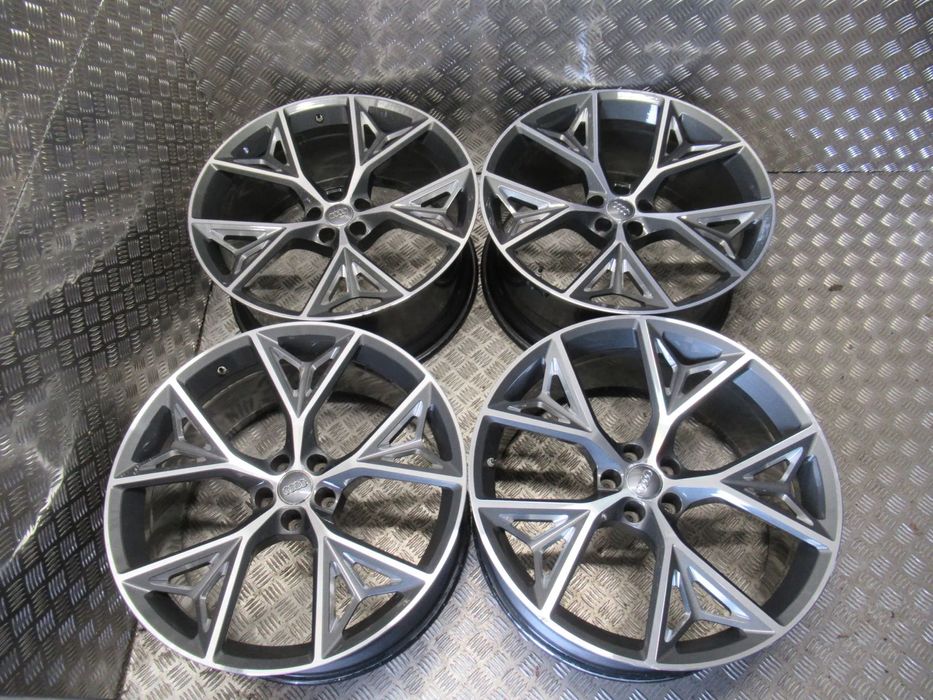 Felgi Audi Q8 SQ8 RS Q8 RS6 RS7 10Jx22 et21 5x112 4M8 CZUJNIKI