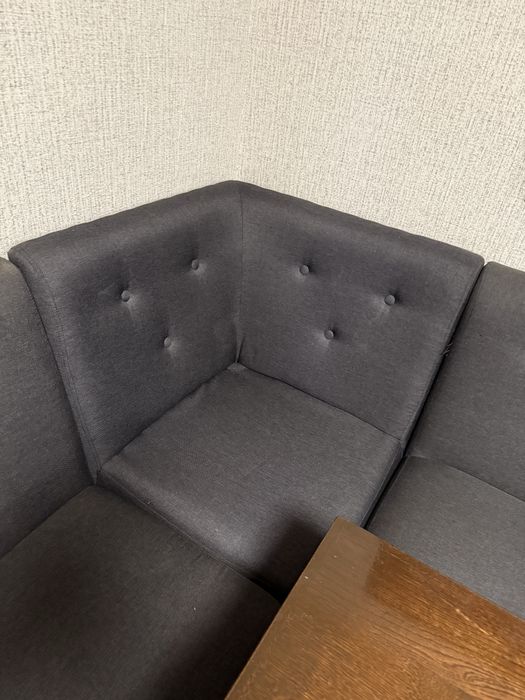 Меблі столи стільці