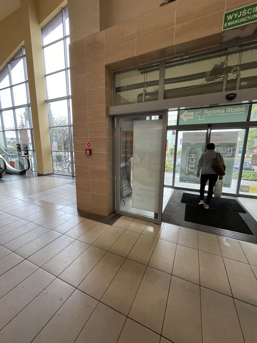 OKAZJA !!! Wynajmę stiosko w BIEDRONCE !!!