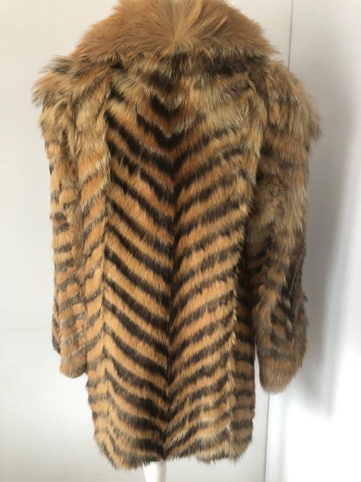 Futro futerko z lisa używane rude rozmiar 38 36 w paski długie
