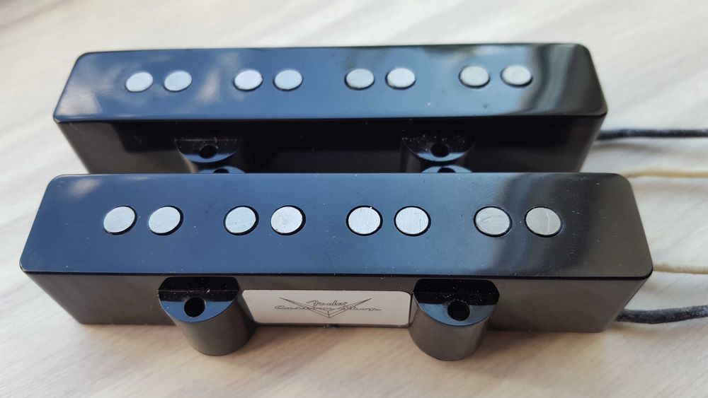 Fender custom shop 60's jazz bass pickups, USA.