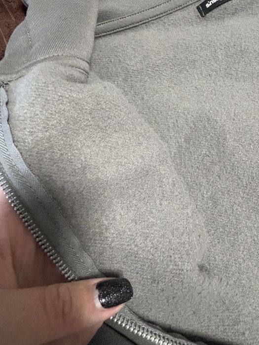 Зіпка толстовка вкорочена трендового кольору