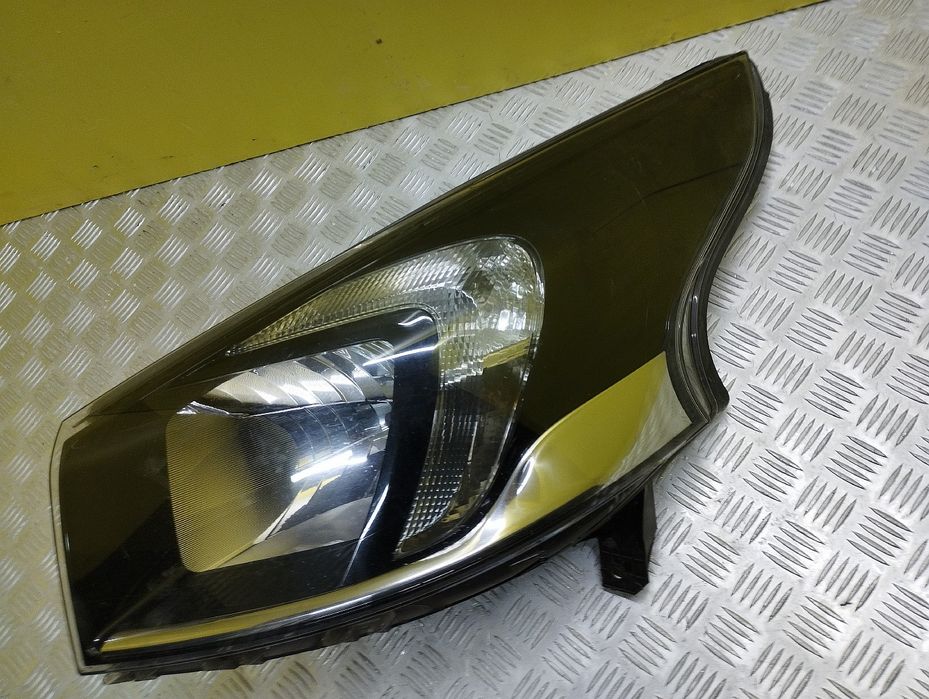 Фара ліва Рено Трафік 3 Опель Віваро левая фари Tafic Vivaro