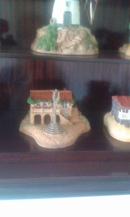 Colecção de casas típicas de Portugal.
