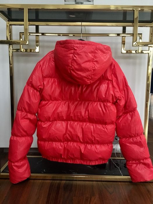 Benetton czerwona kurtka puchowa S XS zimowa