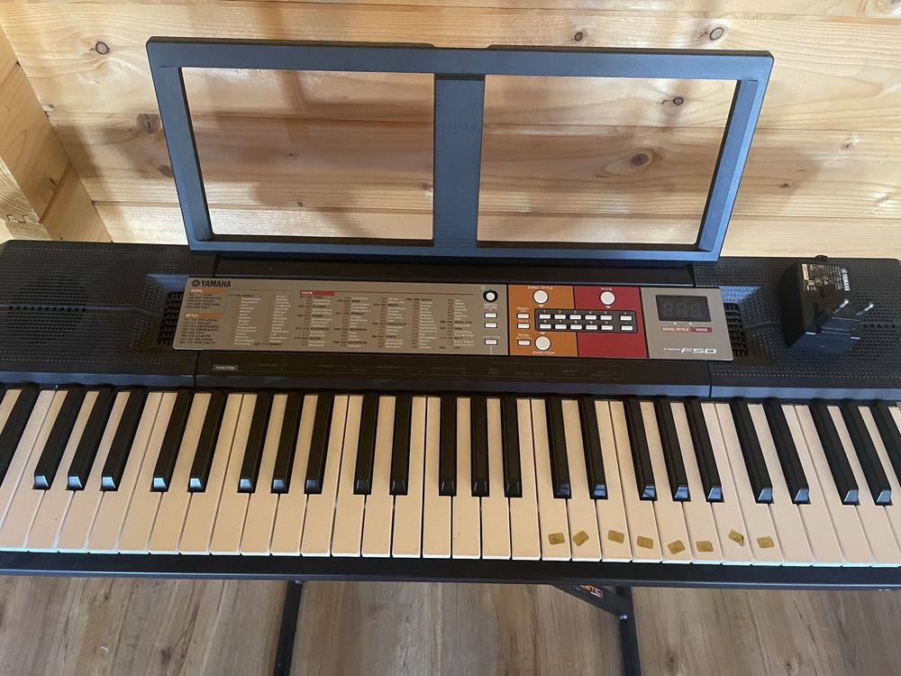 Piano Yamaha PSR F50