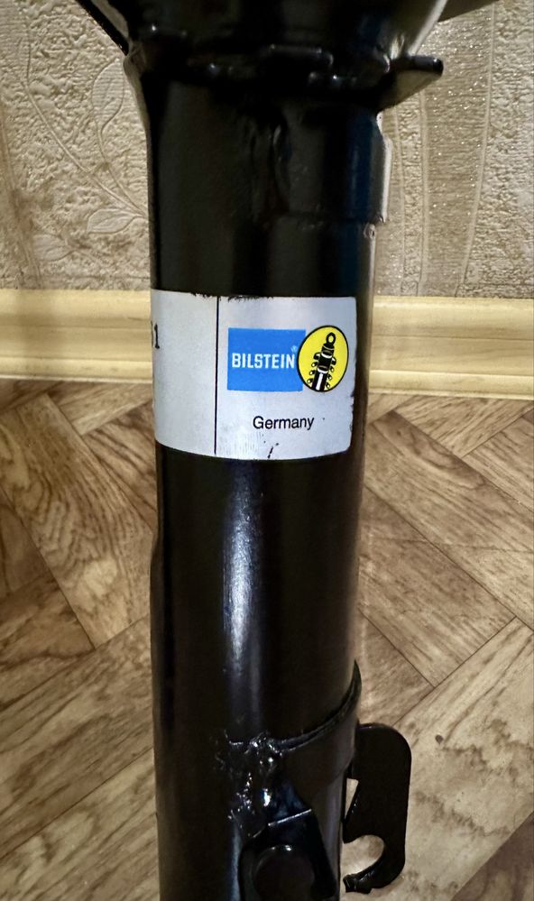 Передні стойки Bilstein газ-масло