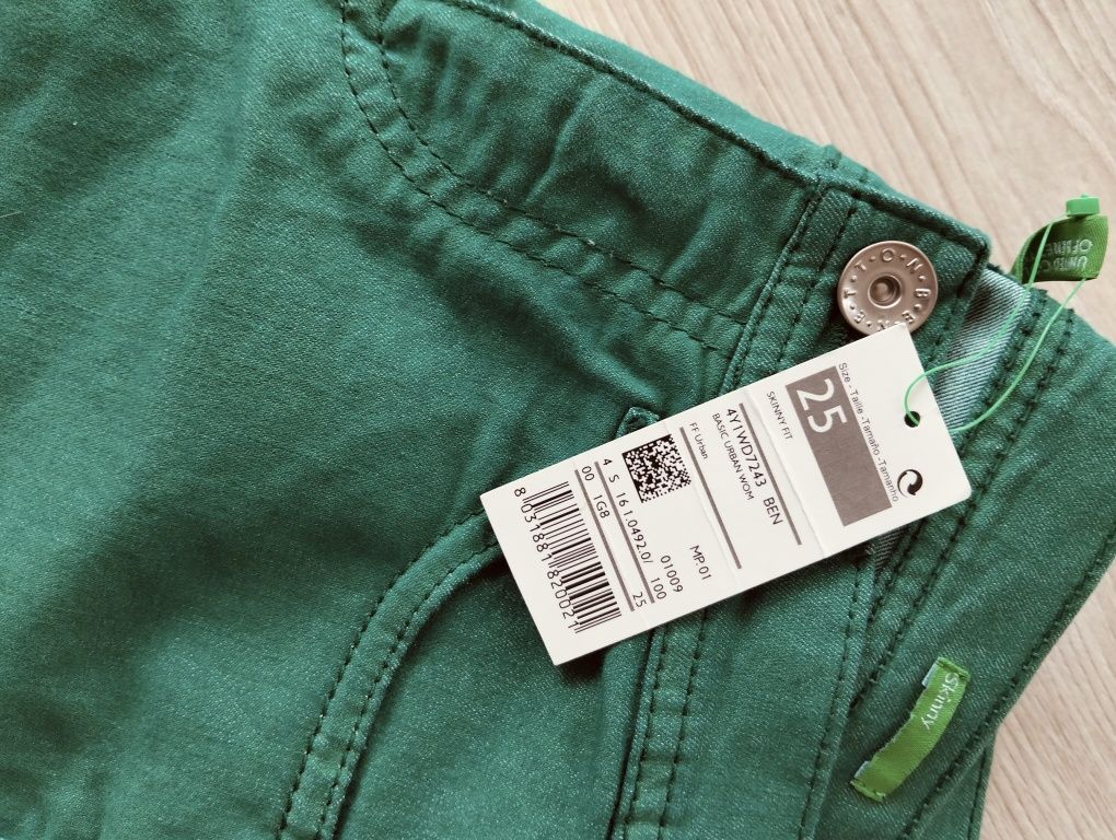 Nowe z metką spodnie Benetton