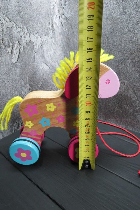 Деревянная каталка goki Лошадка Susibelle