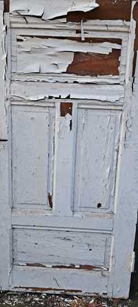 Drzwi ze stuletniego domu