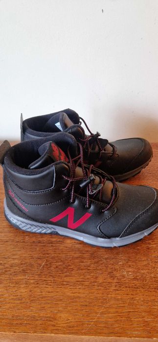 Buty New Balance 800 Leather v2 Dziecięce Czarno-Czerwone