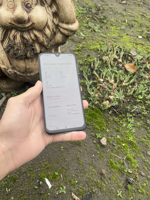 Продам xiaomi Mi 9 SE 128gb