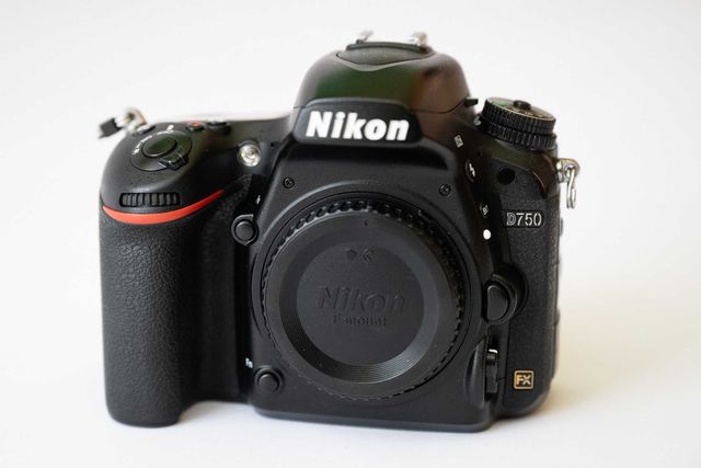 Lustrzanka aparat Nikon D750 BODY korpus - przebieg 110172 - zadbany