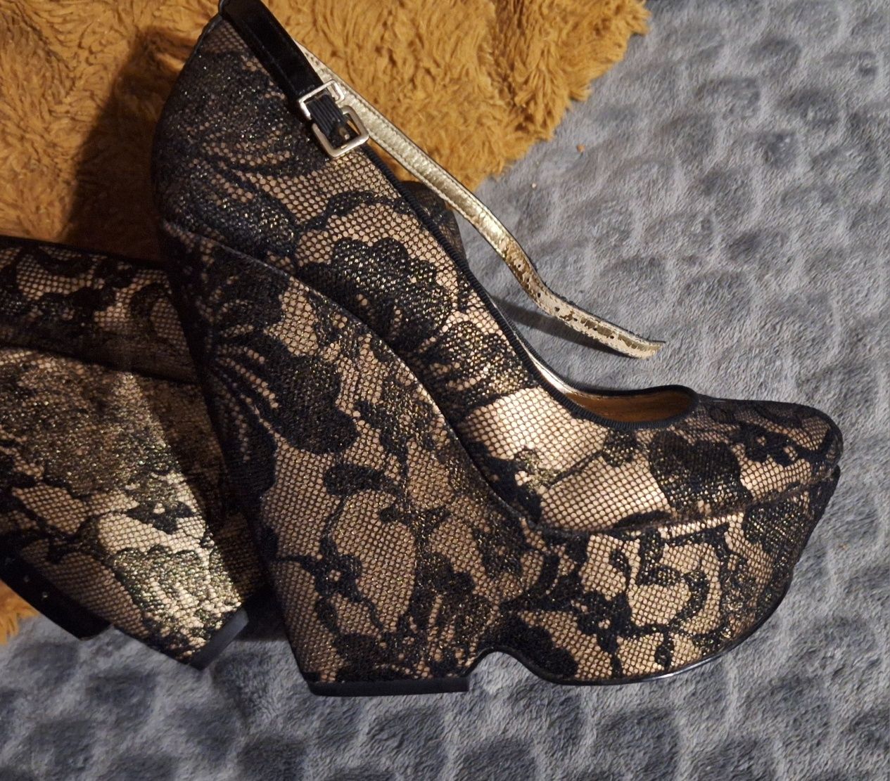 Aldo wysokie buty na koturnie size 37