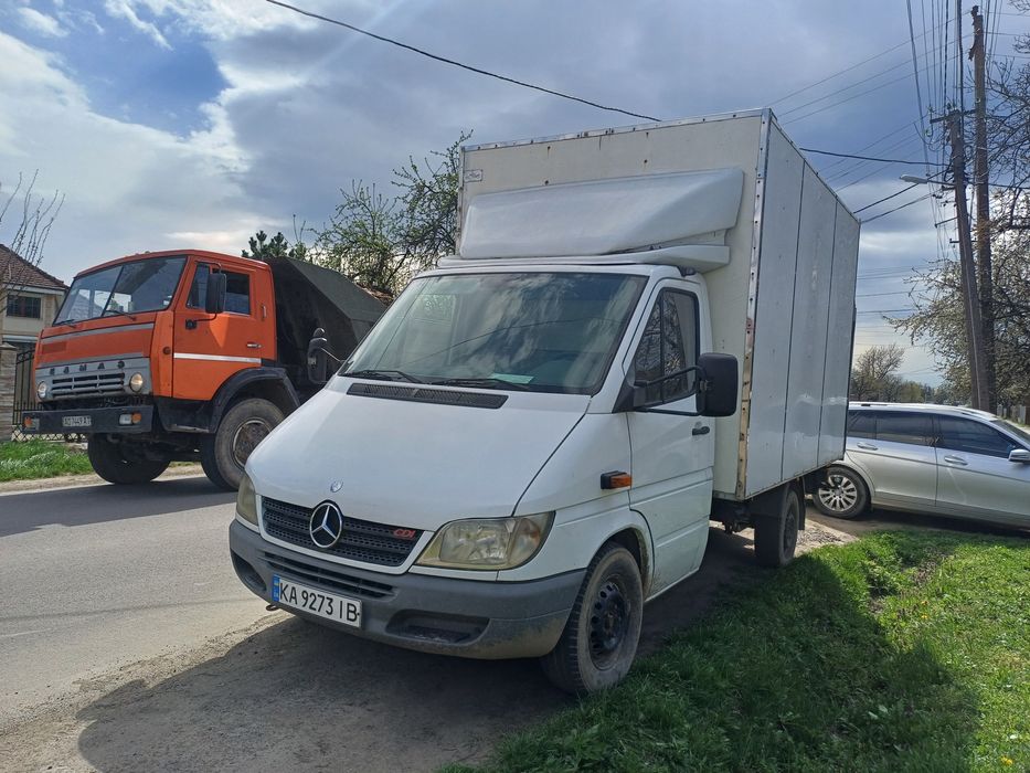 Вантажні перевезення оренда буса