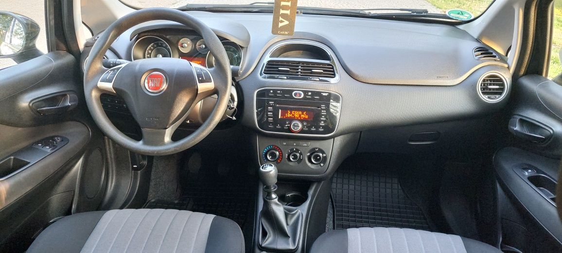 Fiat Punto 2018 przebieg 39400
