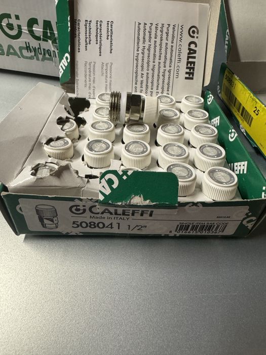 Odpowietrznik kaloryfera Caleffi 1/2 3/8