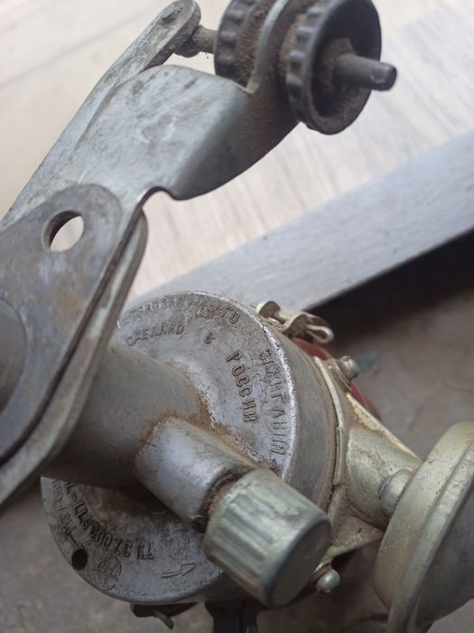 Розподільник запалювання ЗІЛ-130 безконтактний