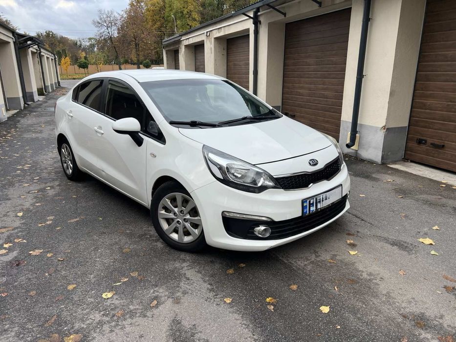 Поодам надійне авто. Ціна шара