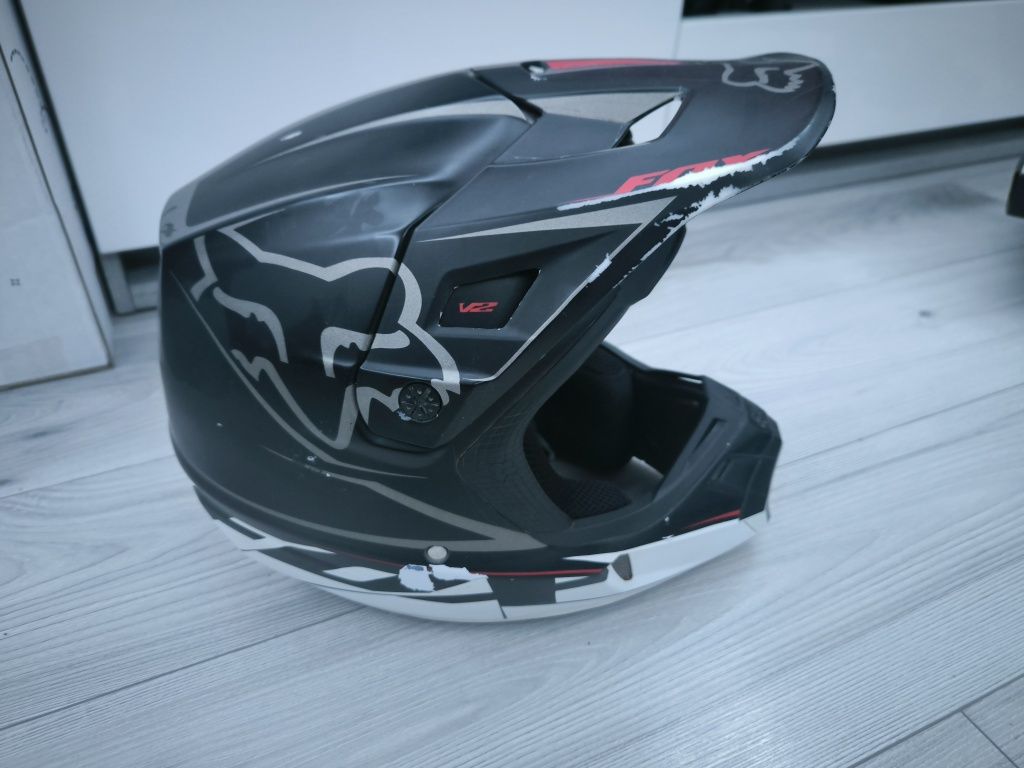 Kask fox v2 rozmiar M 57-58cm