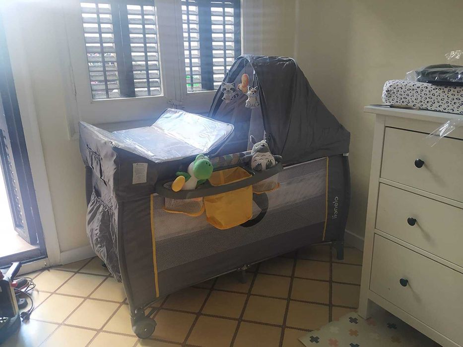 Cama Bebé com Trocador e Mosquiteira