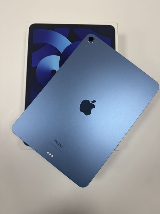 Планшет Apple iPad Air 5 10.9 M1 64GB