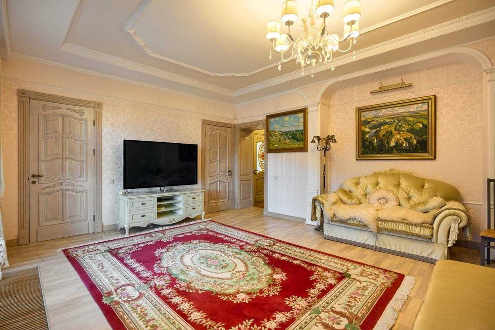 Готель / Авторський ремон / Кропивницька / Східниця