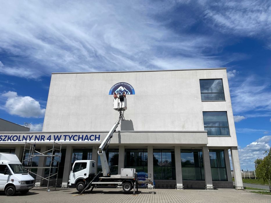 Usługi podnośnikiem koszowym