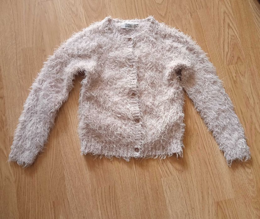 Futrzany ciepły pudrowy różowy sweterek guziki futerko Blue Queen 116