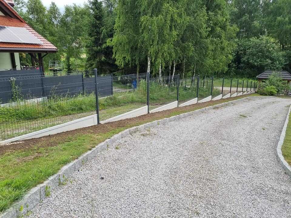 Ogrodzenie Panelowe H-153 fi 4mm + deska betonowa 250cm x h 20