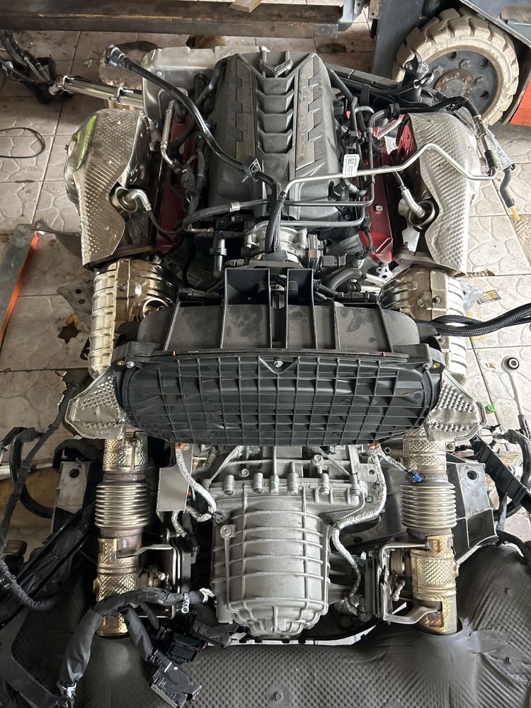 Chevrolet corvette c8 2024 silnik LT1 engine 6.2 V8 kompletny