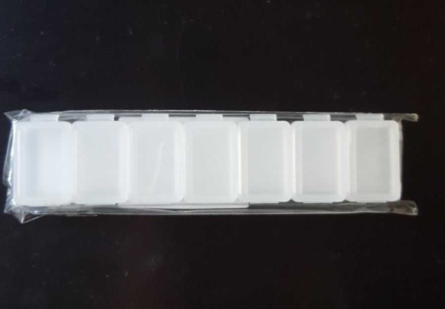 Контейнер для контактных линз и органайзер для таблеток Miniso