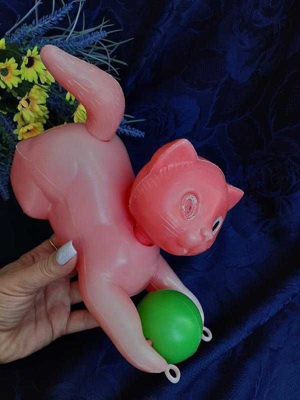 З-д Малыш Кот с мячиком пластмассовый винтаж ссср клеймо игрушка