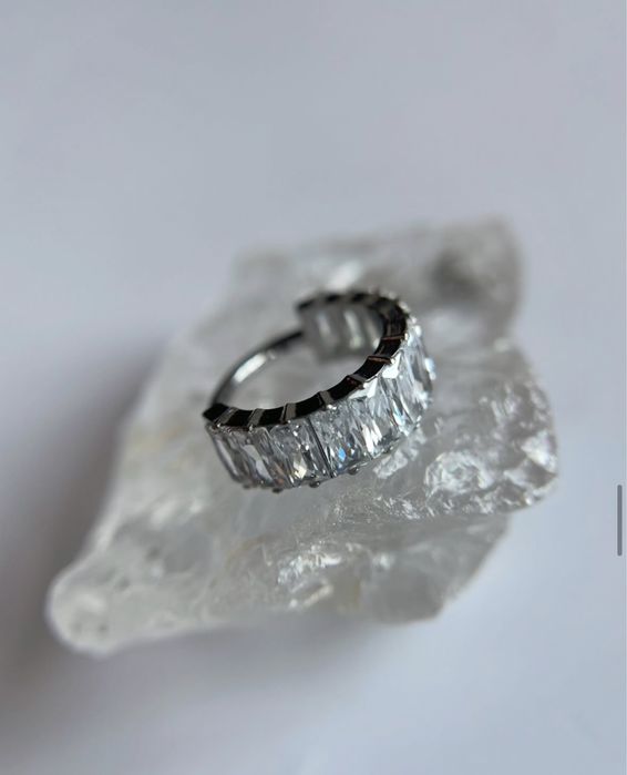 Титановые накрутки на лабрет и кликеры для пирсинга с цирконий!