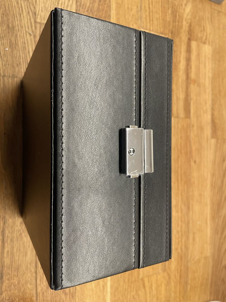 Pudełko na zegarki skrzynka szkatułka skrzynka box case na biżuterię