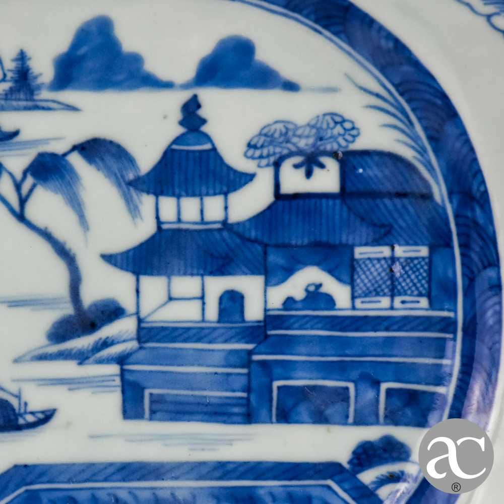 Travessa porcelana China, decoração Cantão período Qianlong séc. XVIII