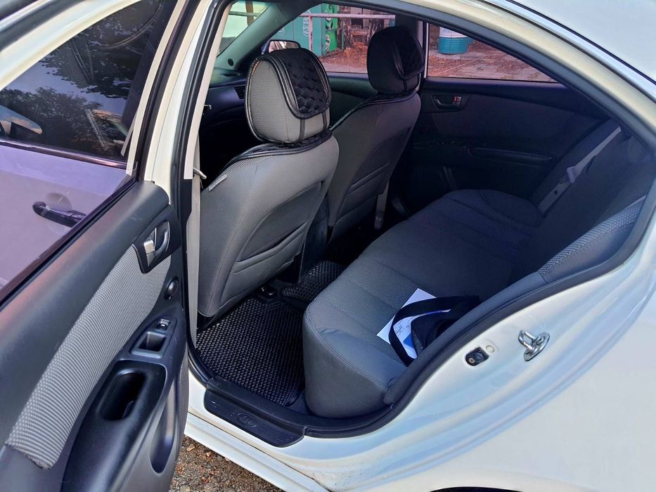 Продам KIA magentis автомат 2л