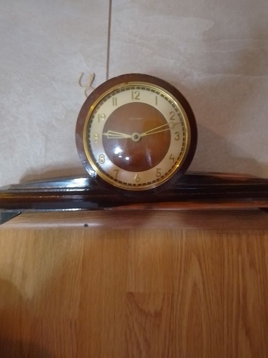 Ретро настенные часы с маятником СССР "Янтарь" (ОЧЗ) - винтажная клас