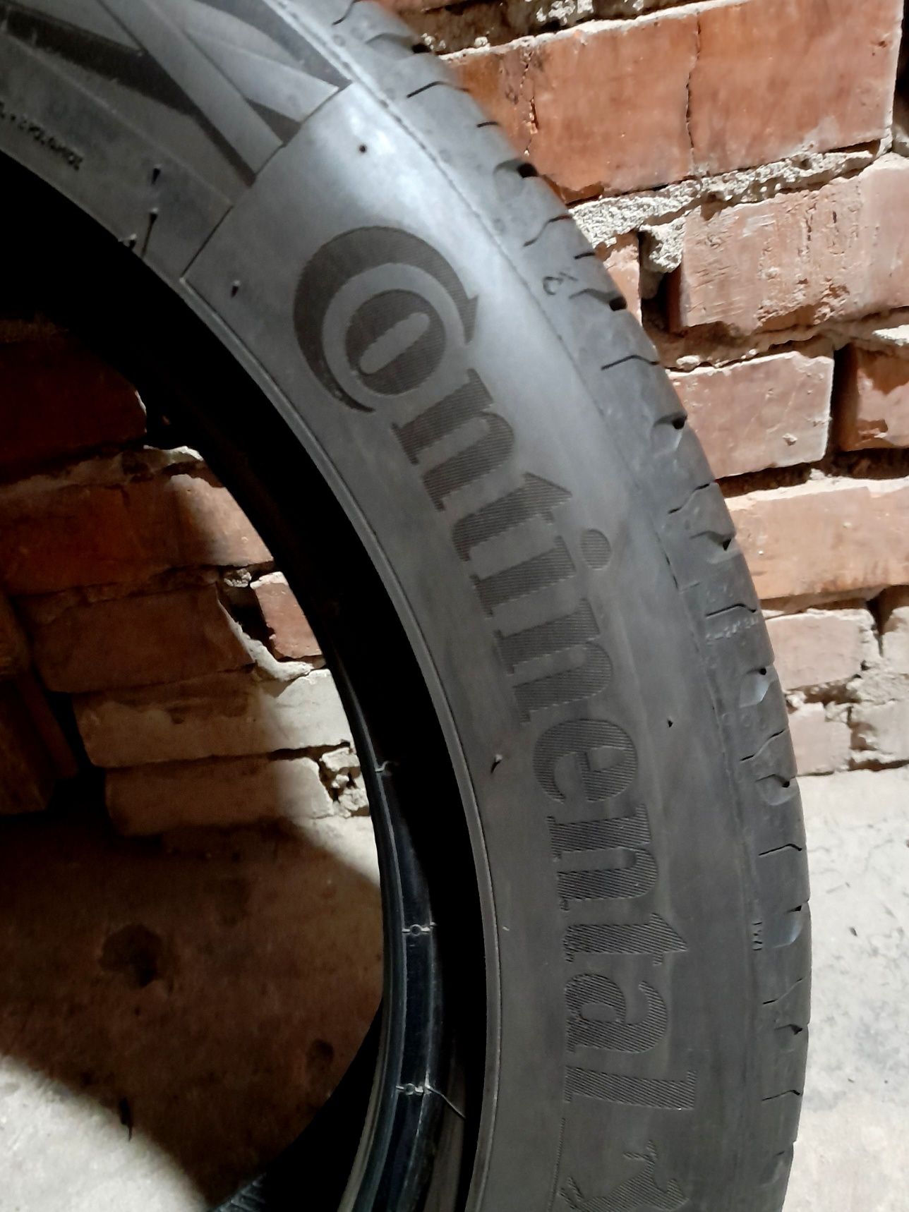 Opony letnie Continental 205/55/17.