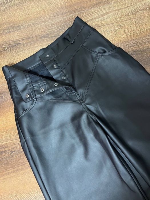 Продам жіночі чорні шкіряні штани, розмір S.