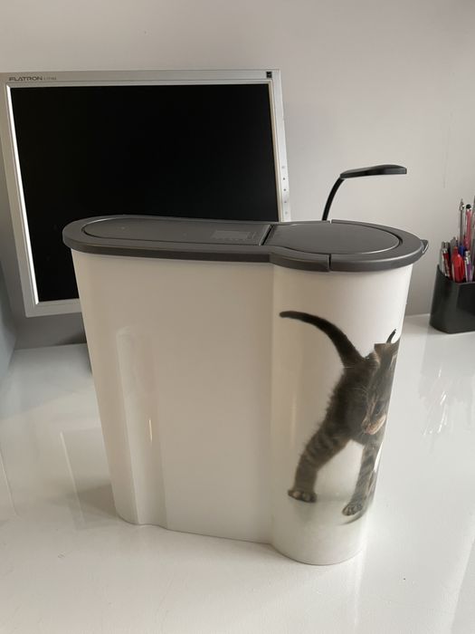 Pojemnik na karme 4l