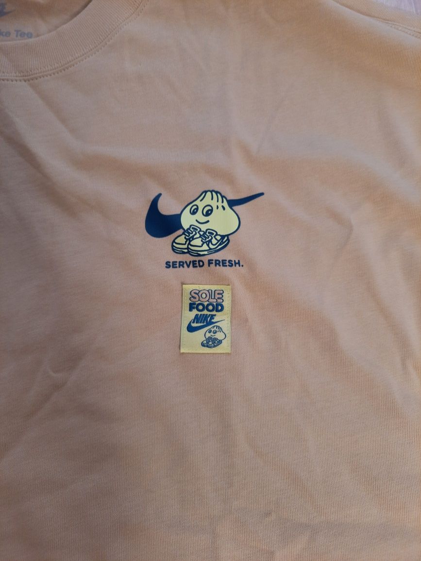 Оригінальна чоловіча футболка NIKE T-SHIRT SPORTSWEAR BEIGE FB9807-783