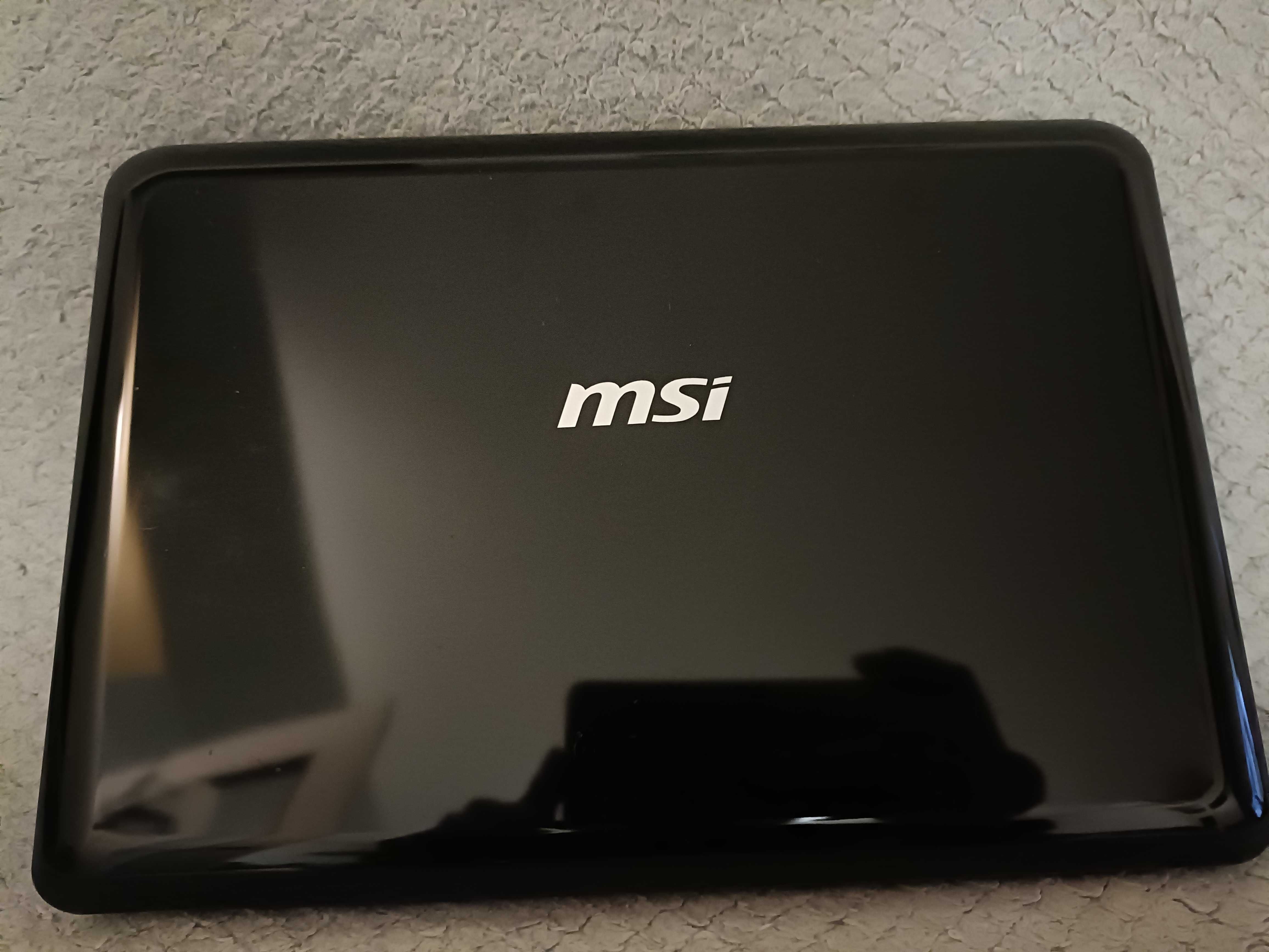 Netbook MSI u 100 plus gratis