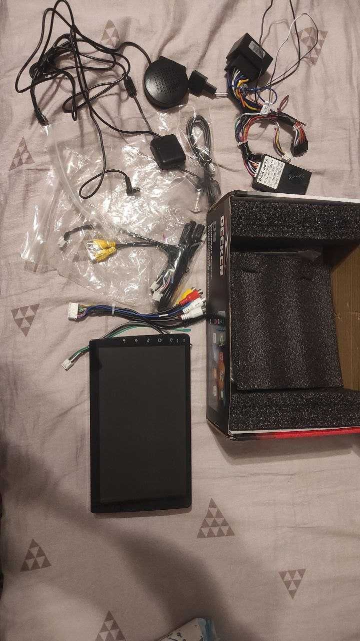 Продам магнітолу для машини DECKER D9-001