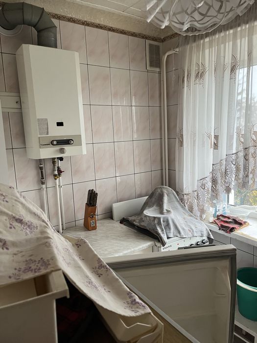 Продам 2 к. кв. Чугуев( центр)