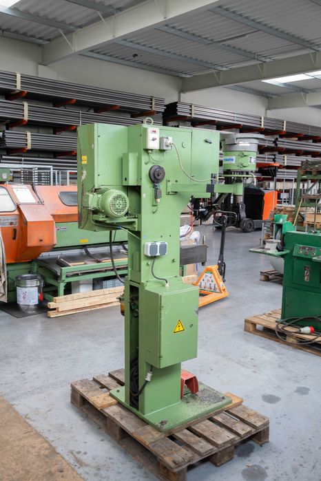 Nitownica DUNKES z podajnikiem nitów  TYP DMN 11