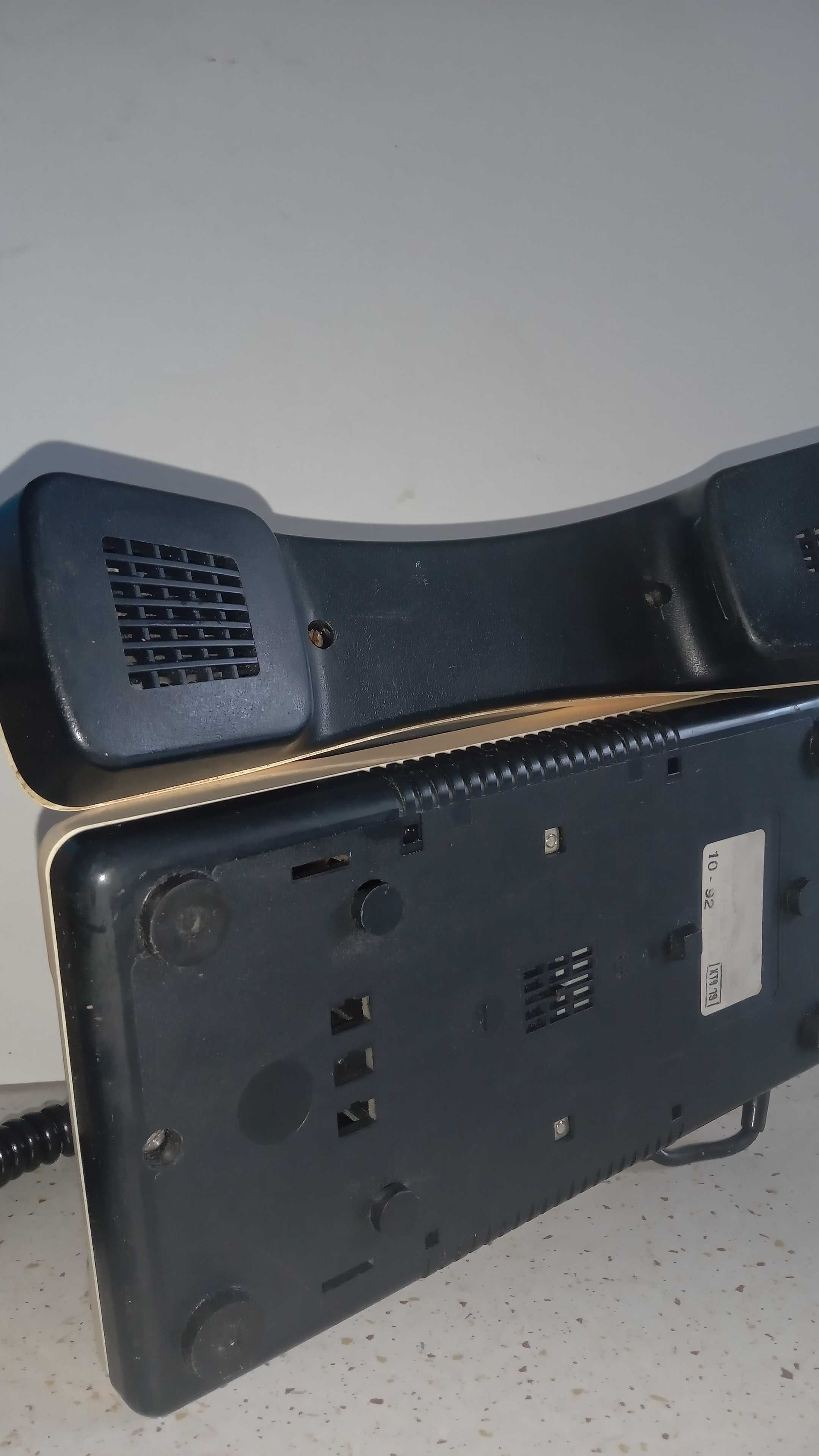 03 Telefon analogowy PRL (UWAGA nie posiada slotu na kartę SIM)