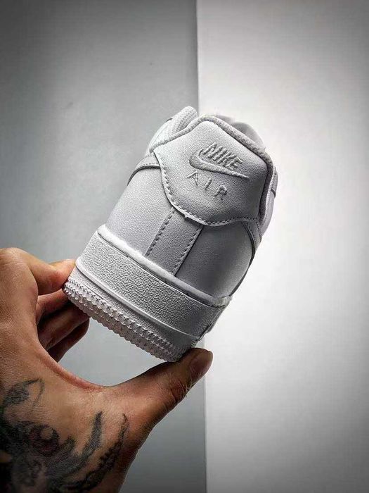 Buty-Trampk-Nike Air Force 1 Low '07 White R.36
