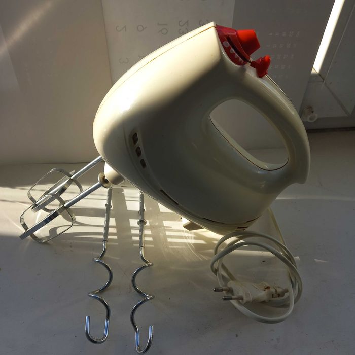 Ручний електроміксер Saturn ST-FP 1033 200W